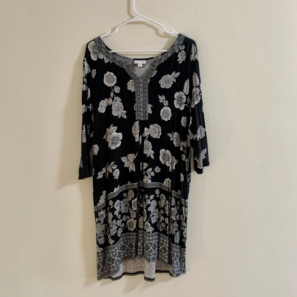 Black and white printed sheath dress